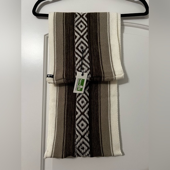 Sanuk U Too Knit to Quit Infinity Scarf NWT - Picture 1 of 2